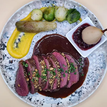 Hof 3* Burg Reuland