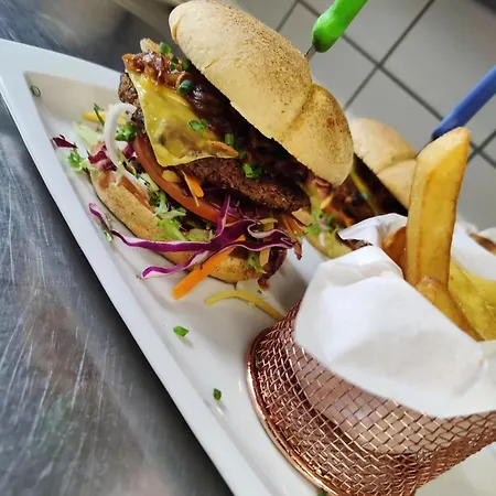 Burg Hof Hotel 3*